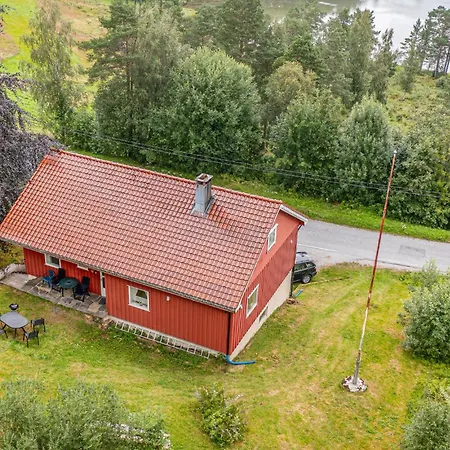 5 Bedroom Pet Friendly In *